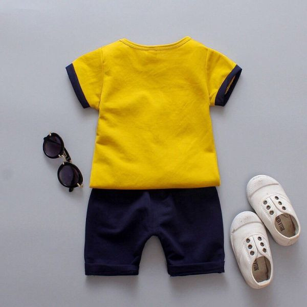 Lastekomplekt poisile lühikeste varrukate ja lühikeste pükstega T-särgist