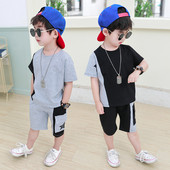 Nyári gyerek szett pólóból és vágott nadrágból zsebbel