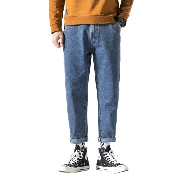 Mūsdienīgi vīriešu garie džinsi ar apmalēm un kabatām