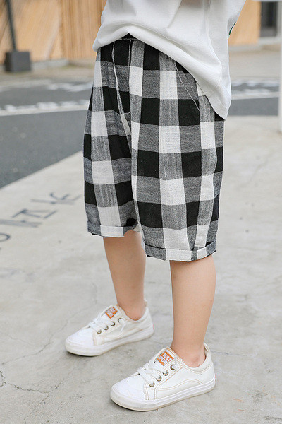 Kockás gyereknadrág fiúknak 3/4 hosszban