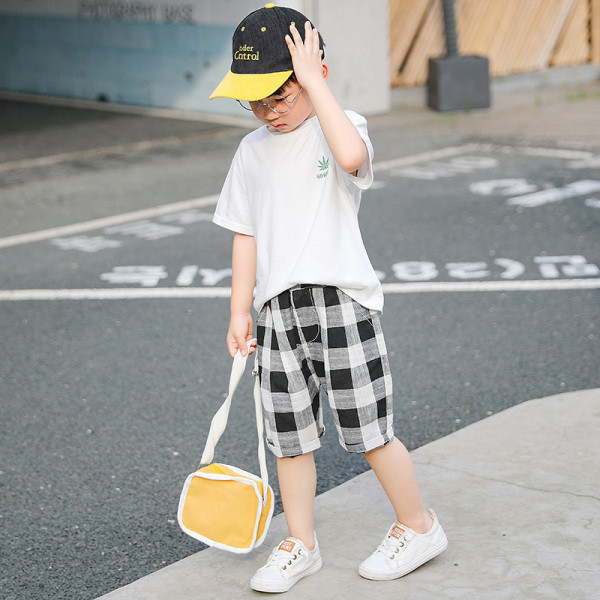 Kockás gyereknadrág fiúknak 3/4 hosszban