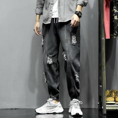 Ανδρικά τζιν με φαρδιά μοτίβα και τσέπες