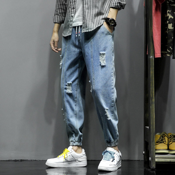 Ανδρικά τζιν με φαρδιά μοτίβα και τσέπες