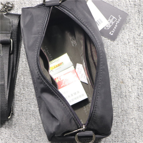 Férfi textil táska füllel, fekete színben