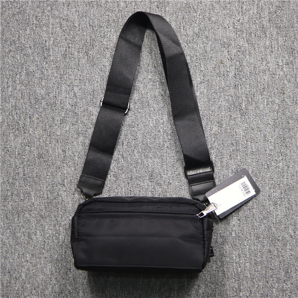 Férfi textil táska füllel, fekete színben