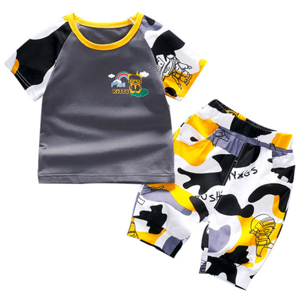 Új modell nyári szett pólóból és rövidnadrágból