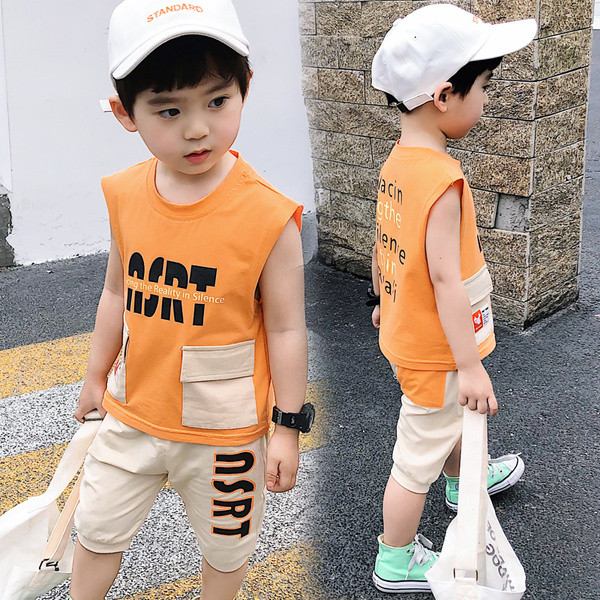 Nyári szett fiúknak - felső zsebbel és 3/4-es nadrággal