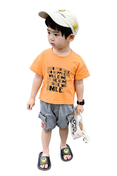 Laste komplekt T-särgist ja lühikestest teksapükstest