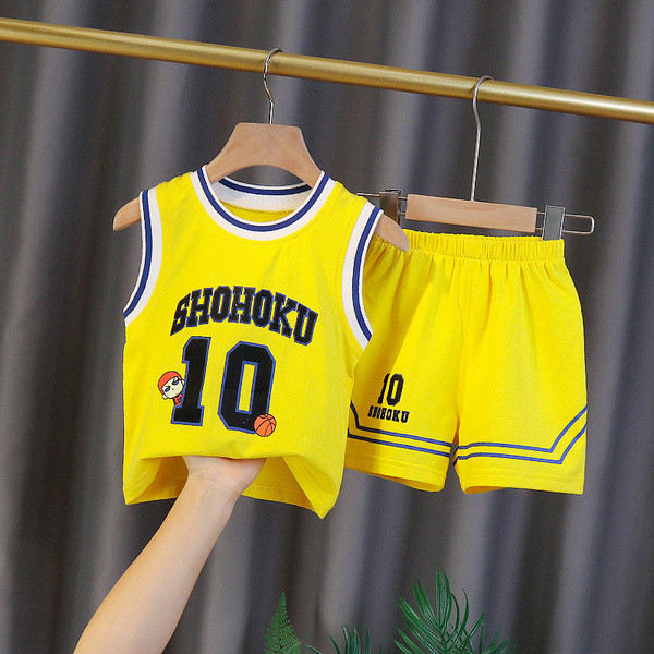 Suvine sportlik komplekt tangidest ja lühikestest pükstest