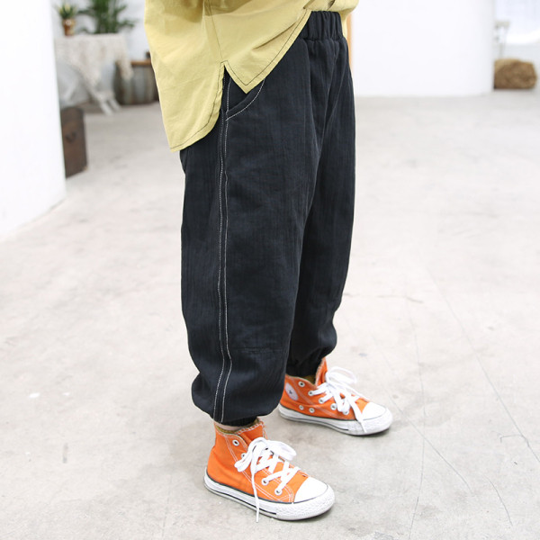 Gyerek nadrág fiúknak gumival és zsebekkel