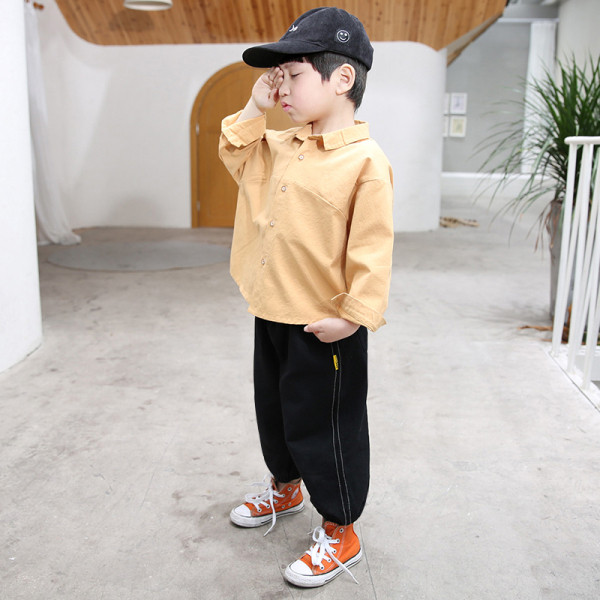 Gyerek nadrág fiúknak gumival és zsebekkel