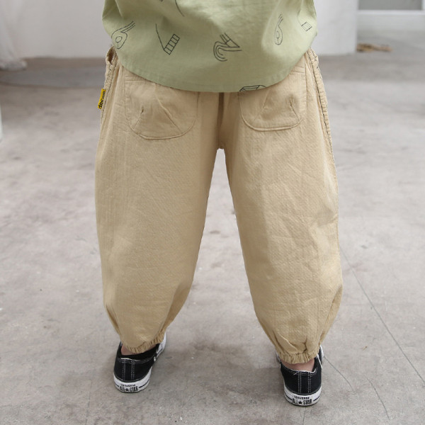 Gyerek nadrág fiúknak gumival és zsebekkel