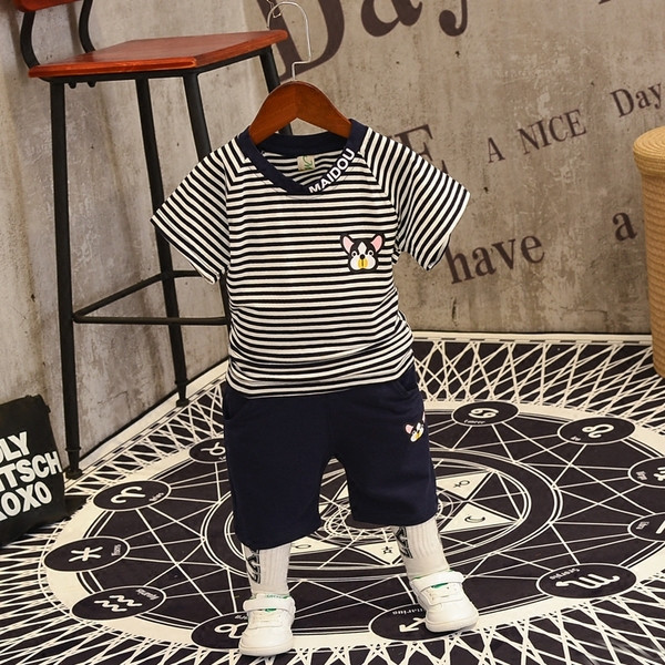 Kétrészes csíkos blúz + rövidnadrágból álló napi gyerekgarnitúra
