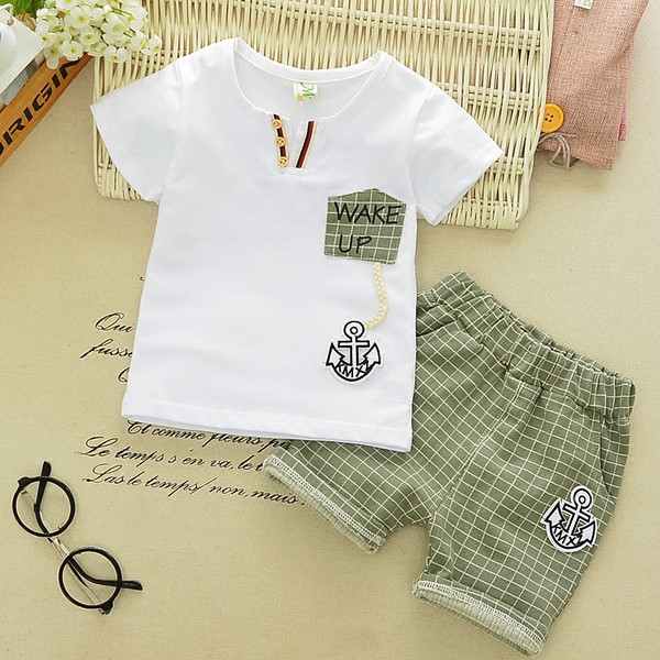 Napi gyerekkészlet fiúknak kétrészes blúz + kockás rövidnadrág