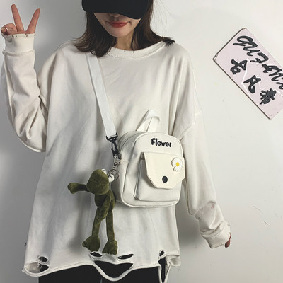 Női mindennapi kistáska színes hímzéssel - két modell