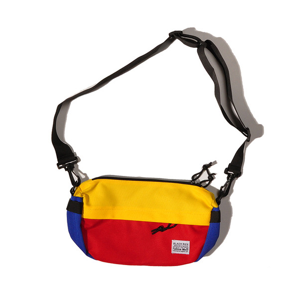 Igapäevane meeste embleemiga õlakott