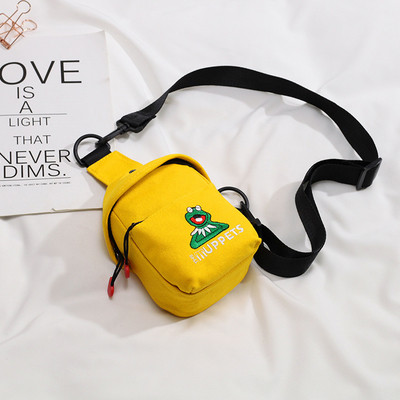 Női sport-alkalmi táska színes felirattal és rátéttel