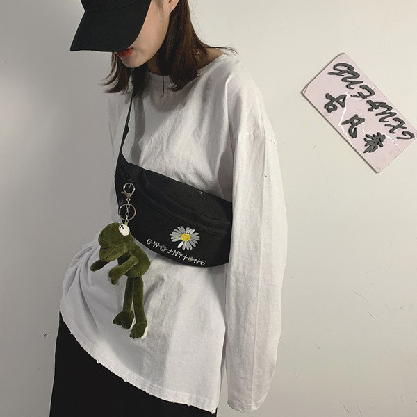 Sport-alkalmi női táska derékra, színes hímzéssel