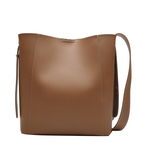 Női bőr táska hosszú füllel