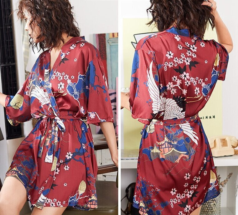 Kevad-suvine värvilise trükiga naiste hommikumantel