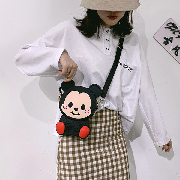 Női táska 3D elemmel és hosszú füllel