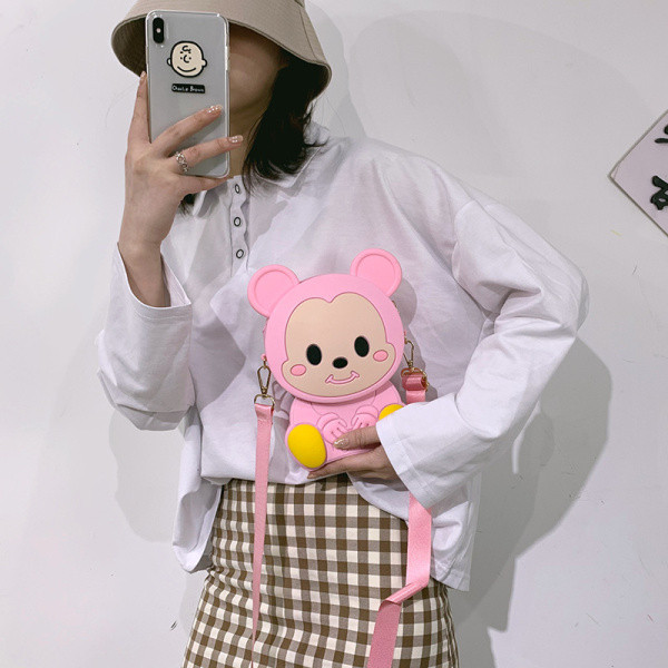 Női táska 3D elemmel és hosszú füllel