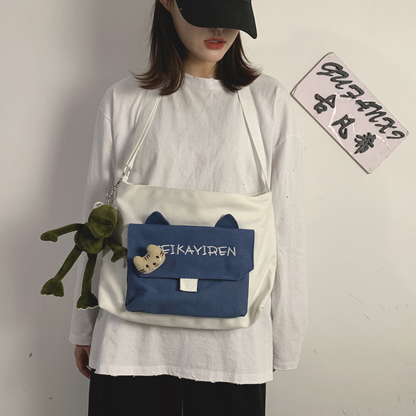 Naiste vabaajakott suure esitaskuga