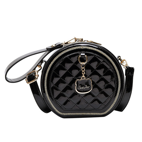 Stílusos női táska kerek formában - eko bőrből