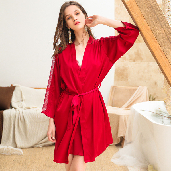 Naiste satiinist hommikumantel pitsvarrukatega