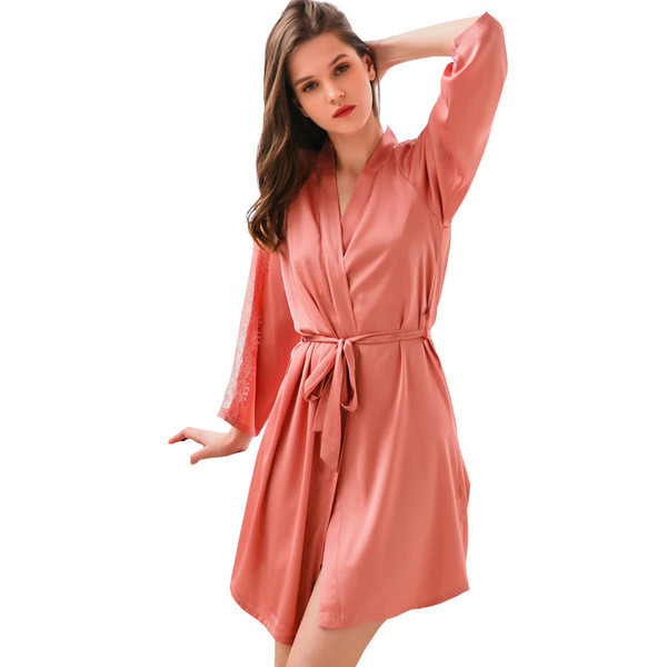 Naiste satiinist hommikumantel pitsvarrukatega