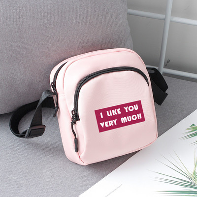 Mindennapi férfi táska felirattal