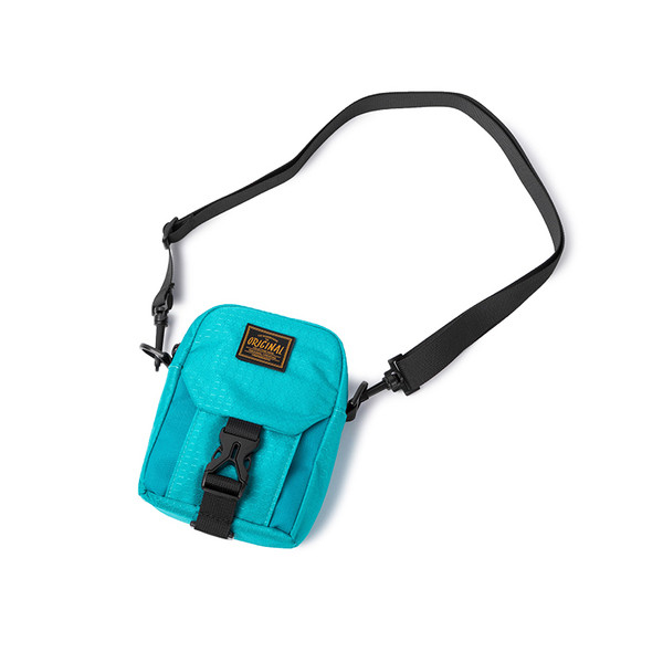 Férfi kis táska hosszú füllel és csattal