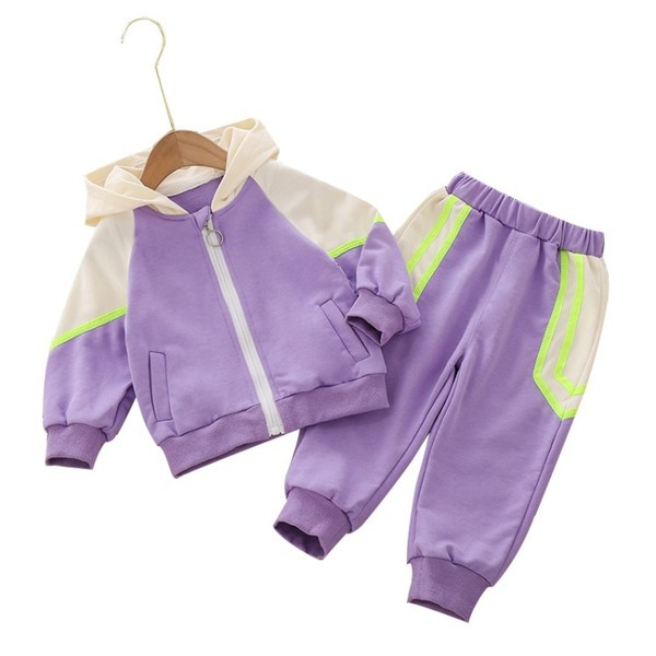 Modern gyerek tréningruha lányoknak