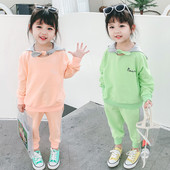 Gyerek sportkészlet lányoknak kapucnival