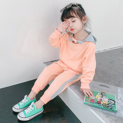 Gyerek sportkészlet lányoknak kapucnival