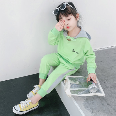 Gyerek sportkészlet lányoknak kapucnival