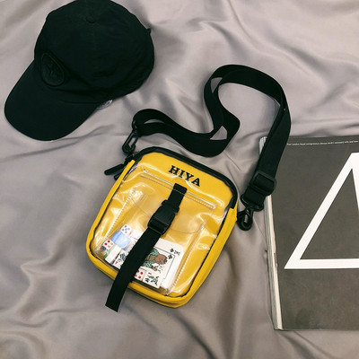 Modern férfi válltáska csattal