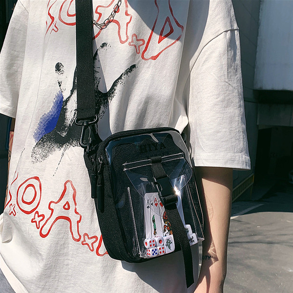 Modern férfi válltáska csattal