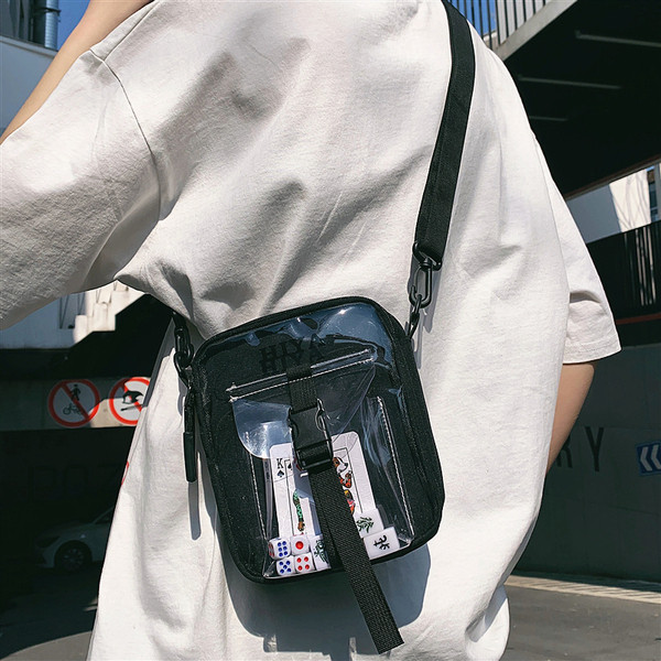 Modern férfi válltáska csattal