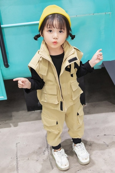 Σύγχρονα παιδικά αθλητικά σετ με τσέπες