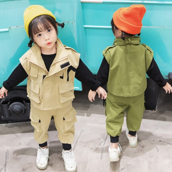 Σύγχρονα παιδικά αθλητικά σετ με τσέπες