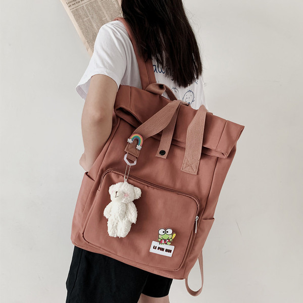 Sport és mindennapi női hátizsák nagy első zsebbel