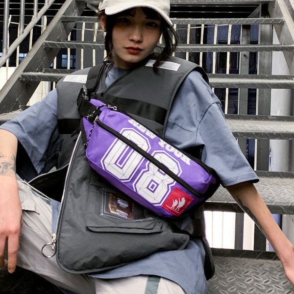 Mindennapi férfi táska rátéttel