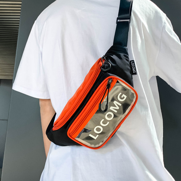 Férfi válltáska felirattal