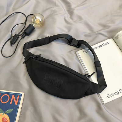 Ikdienas vīriešu soma ar uzrakstu un rāvējslēdzēju