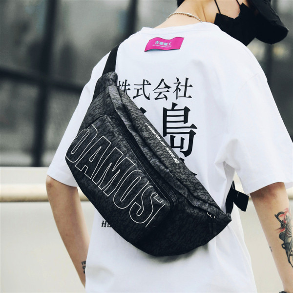 Moodne meeste õlakott kirjaga