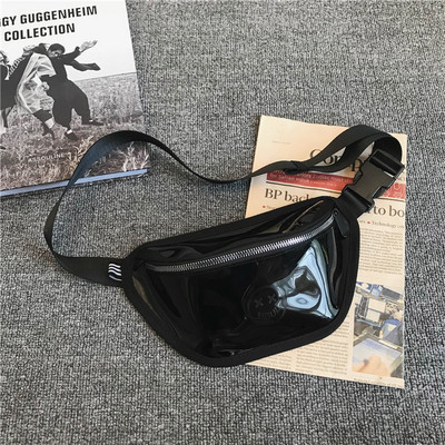 Átlátszó férfi válltáska