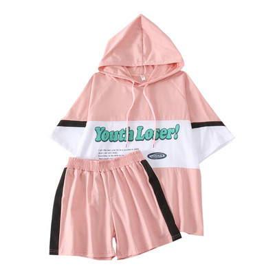 Nyári női sportcsapat két részben felirattal