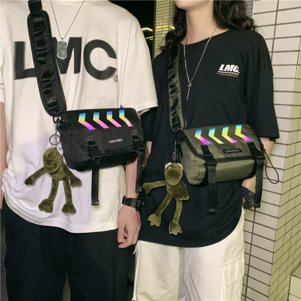 Igapäevane meeste õlakott kirjaga