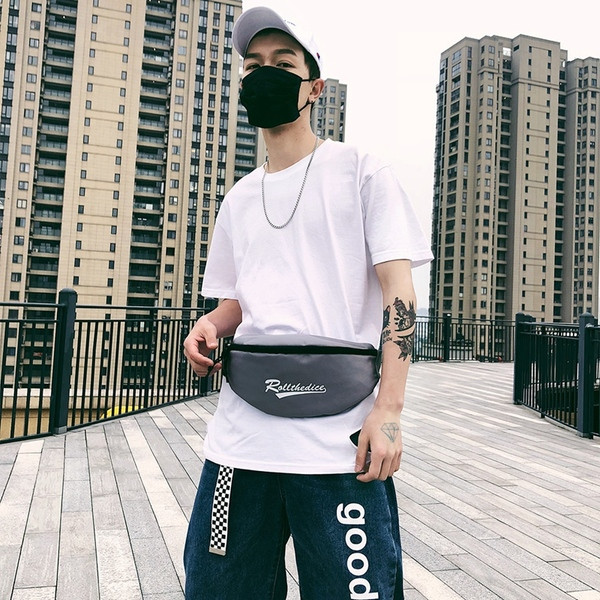 Hétköznapi férfi táska cipzárral és felirattal